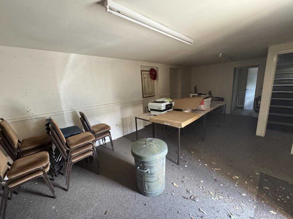 Lot: 143 - DETACHED BUILDING WITH PLANNING - Ground floor